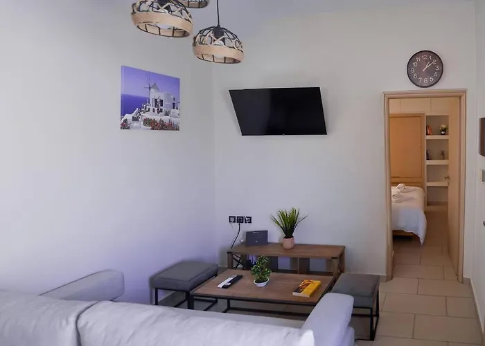 Dounavis Homes: The Hidden Olive Apartamento