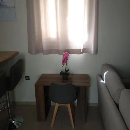 アパート Dounavis Homes: The Hidden Olive